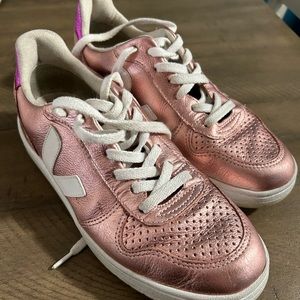 Veja sneakers pink size 7 good condition